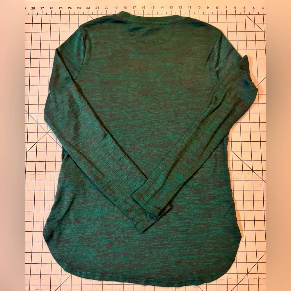 Banana Republic Men’s Size Medium Green/Black Luxspun Long Sleeve Shirt‎
